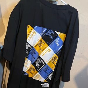 Men’s North Face Shirt
